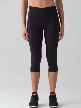 Lululemon Wunder Under Hi-Rise 1/2 Tight (Full-On Luxtreme 17") SZ 2